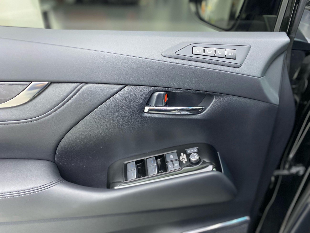 Toyota Vellfire 2023