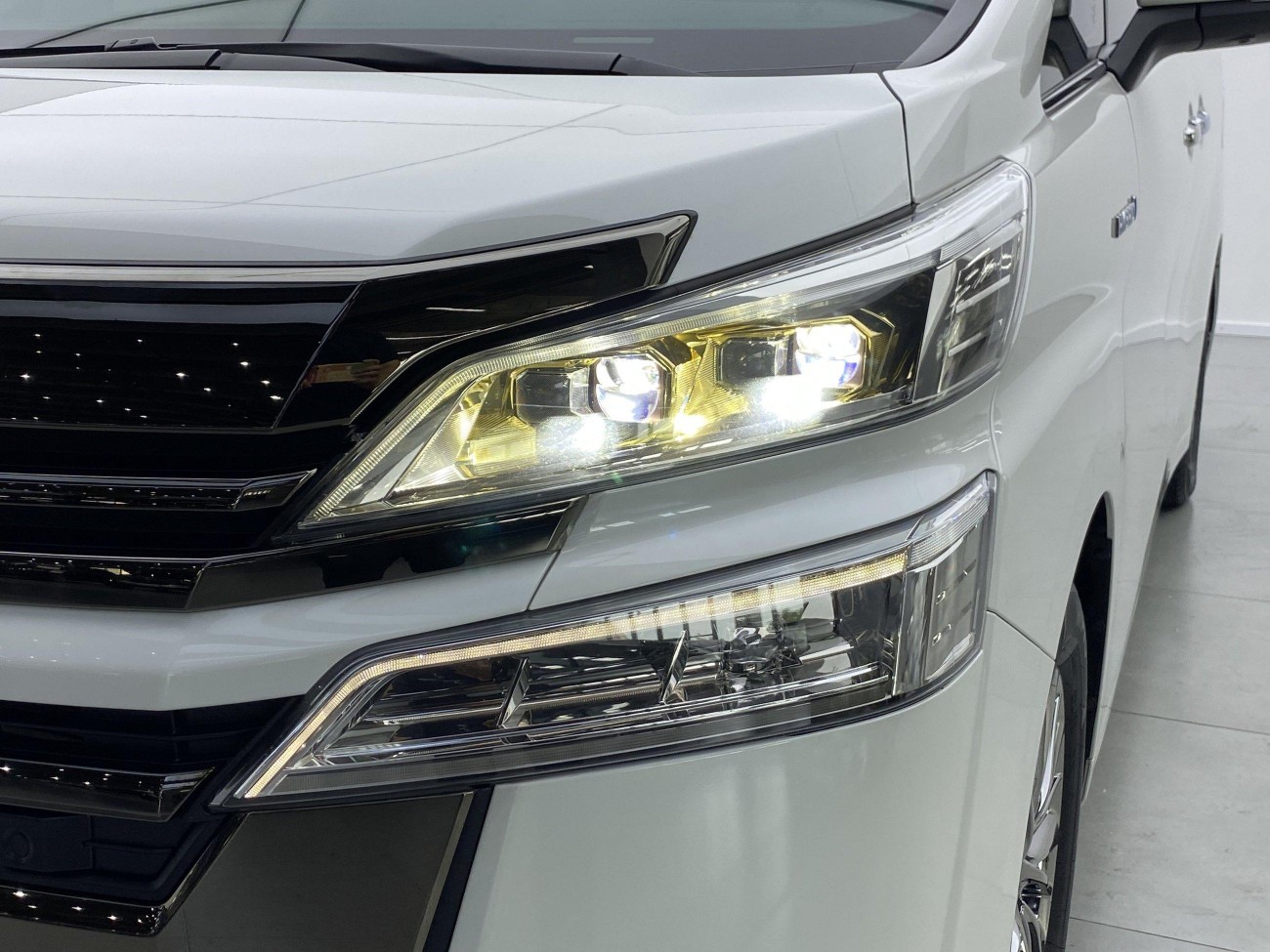 Toyota Vellfire 2023