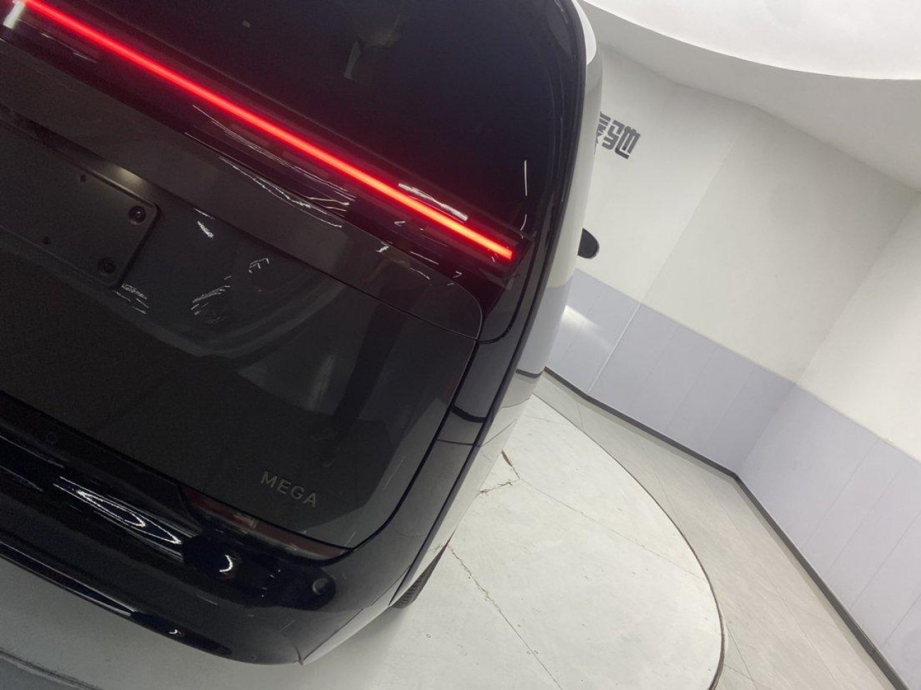 Li Auto MEGA 2025
