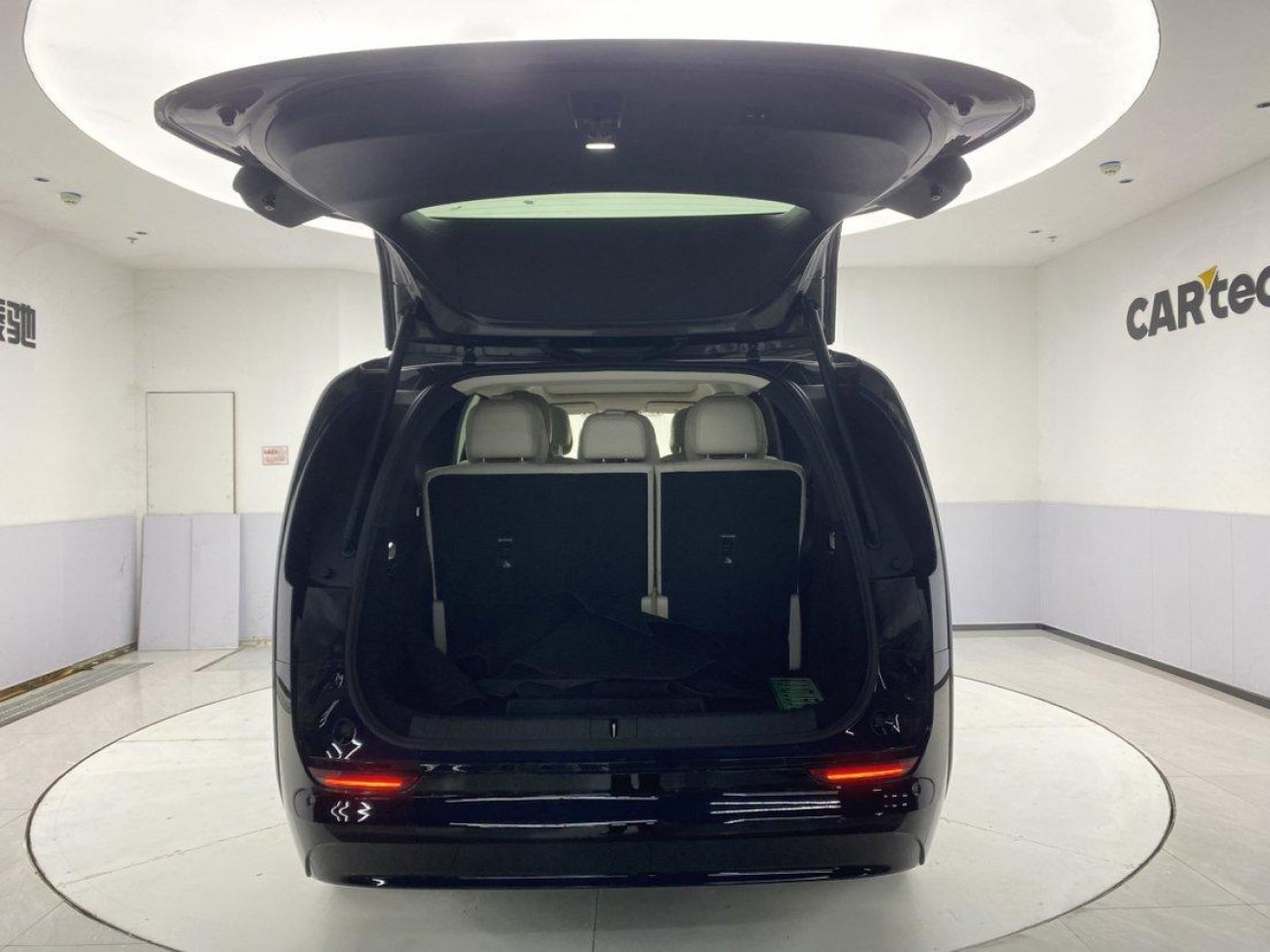 Li Auto MEGA 2025