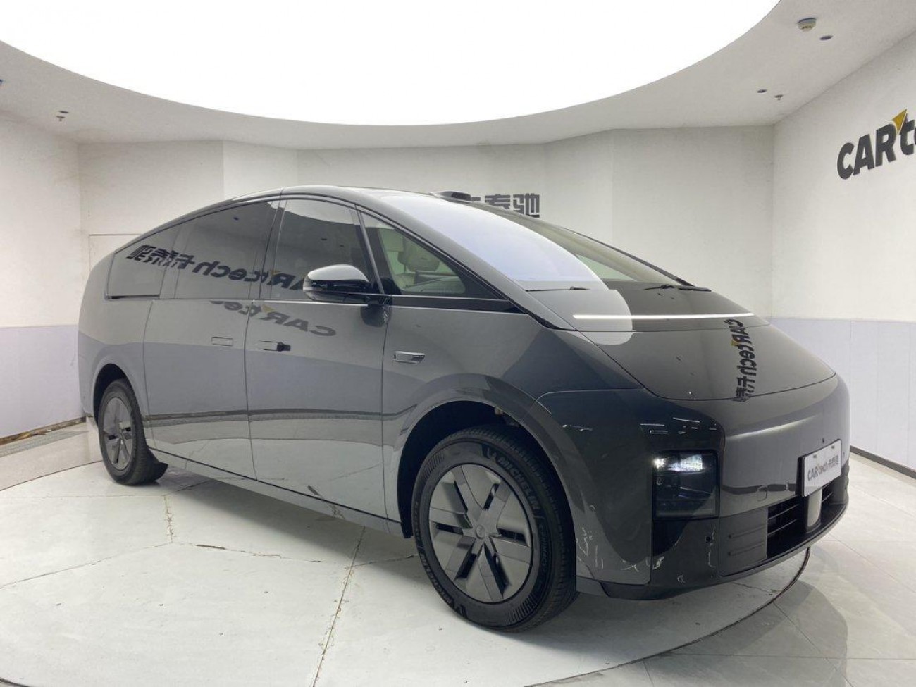 Li Auto MEGA 2025