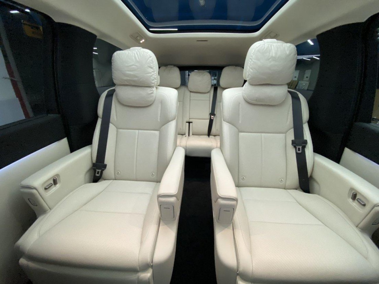 Li Auto MEGA 2025