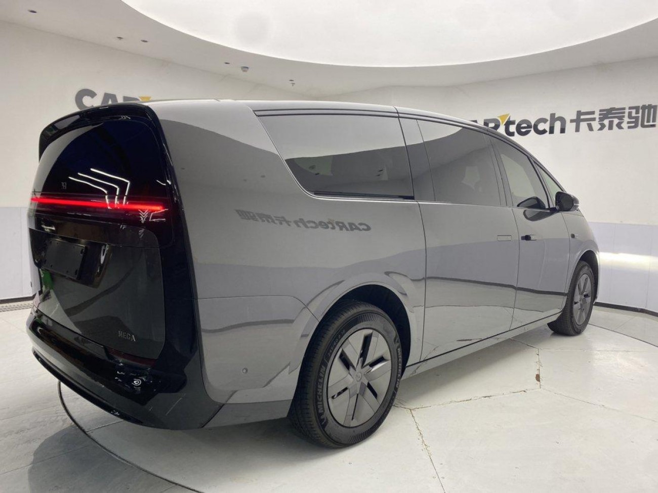 Li Auto MEGA 2025