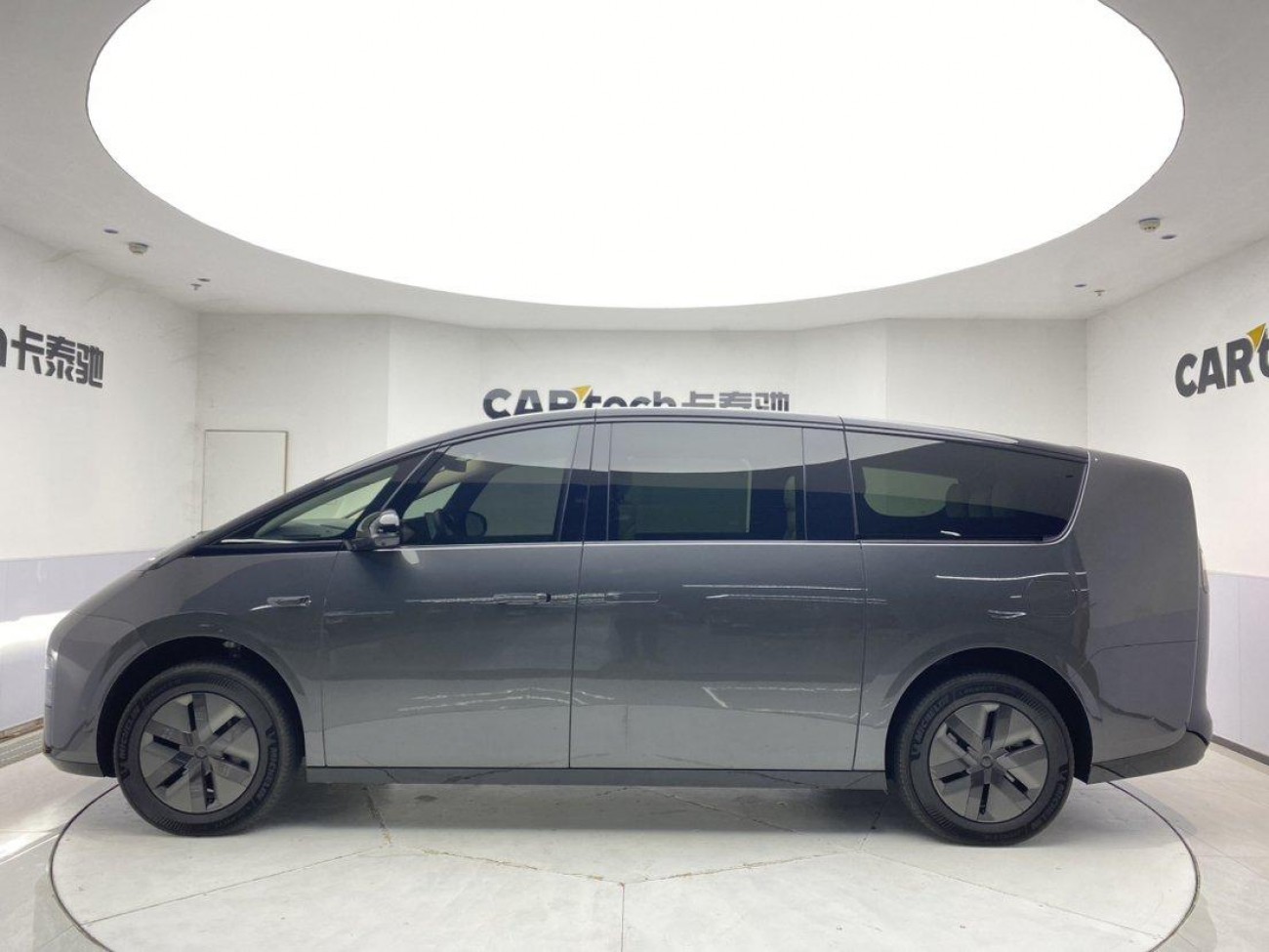 Li Auto MEGA 2025