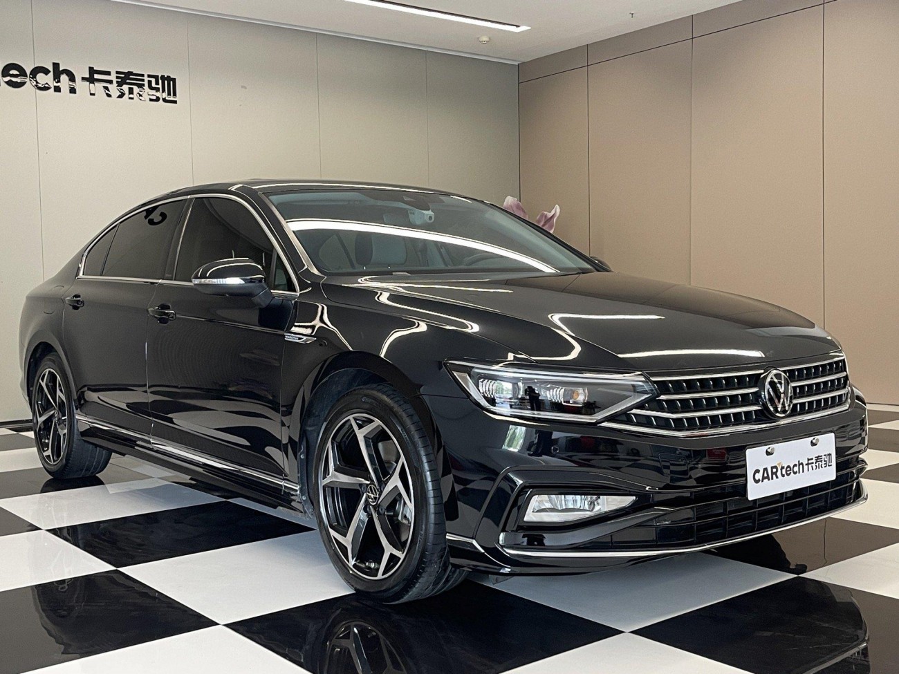 Volkswagen Magotan 2024