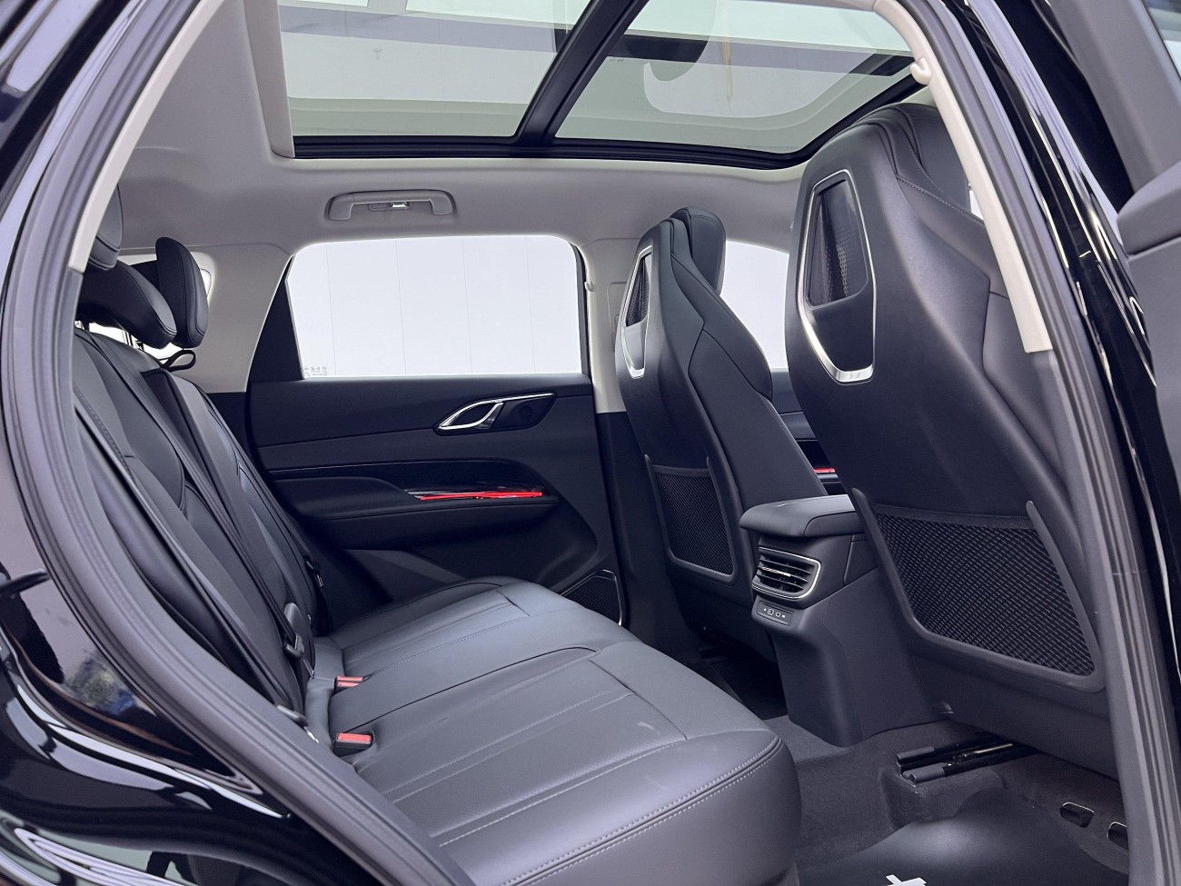 Hongqi HS3 2026