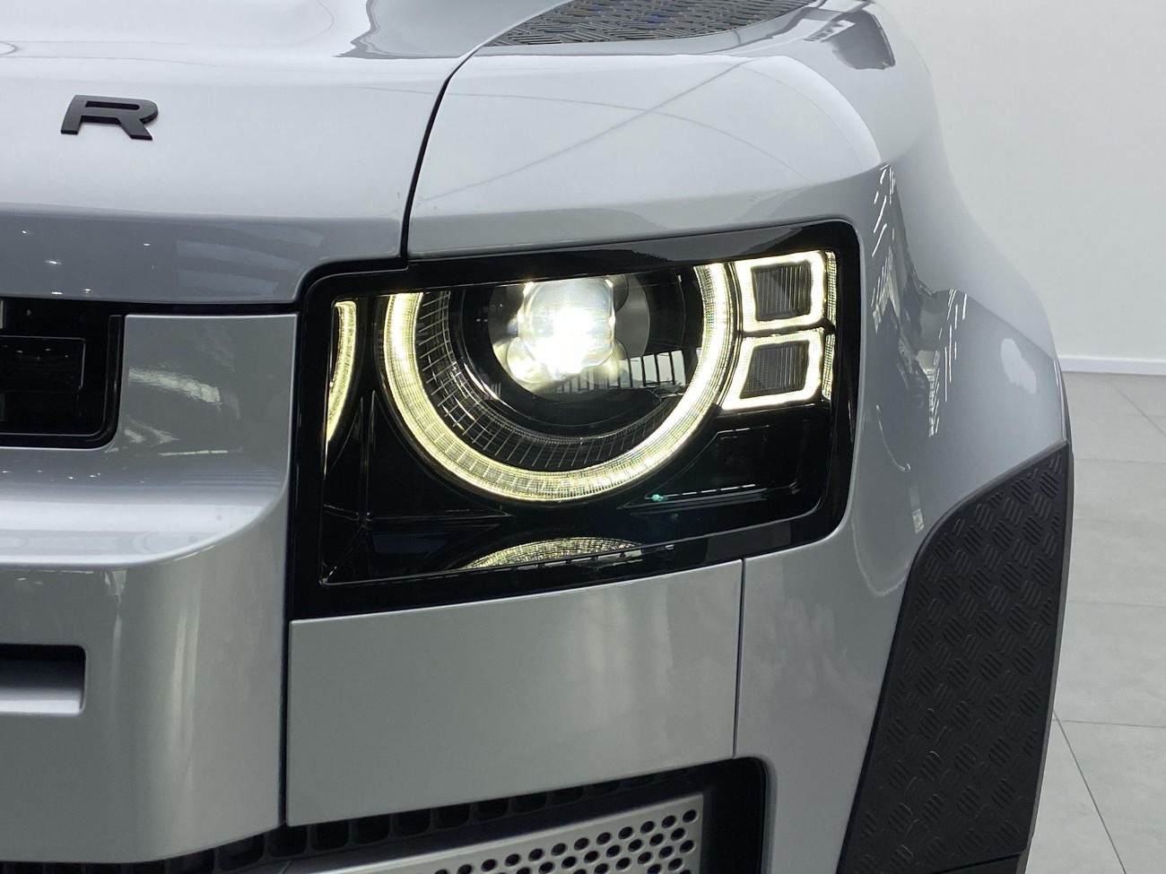 Land Rover Defender 2021