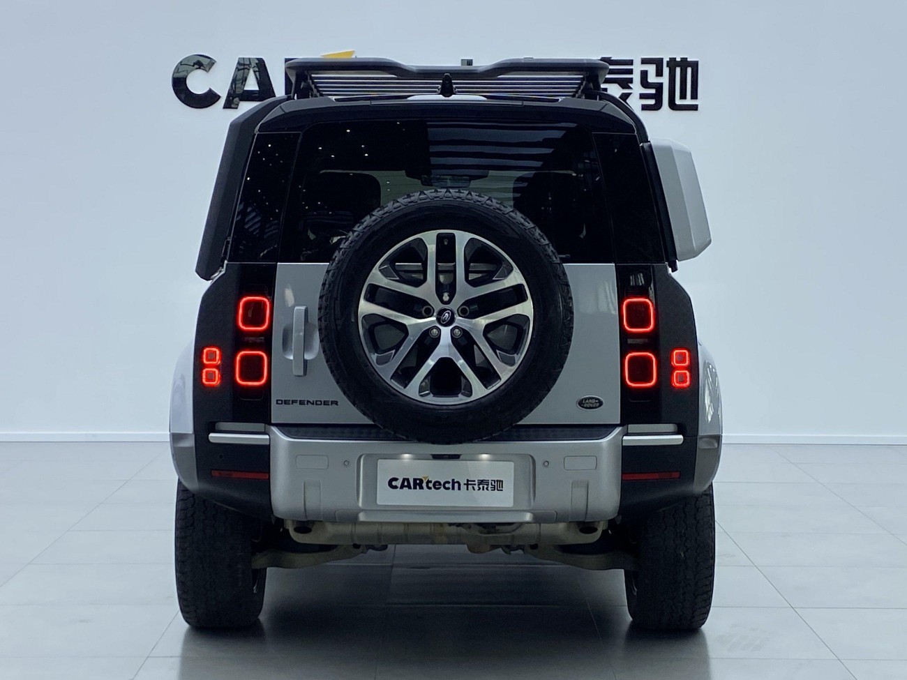 Land Rover Defender 2021