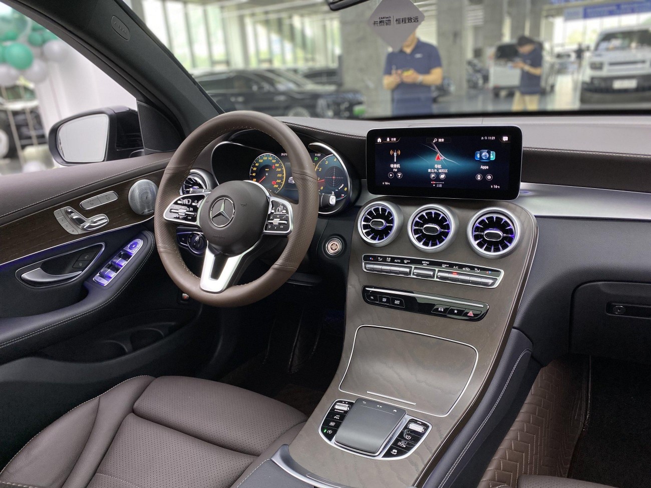 Mercedes-Benz GLC 260 L 2021