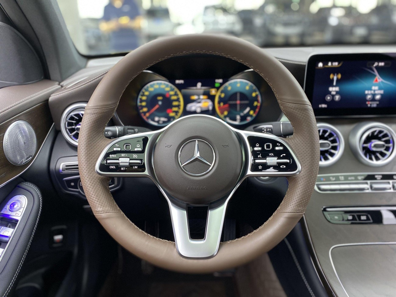 Mercedes-Benz GLC 260 L 2021