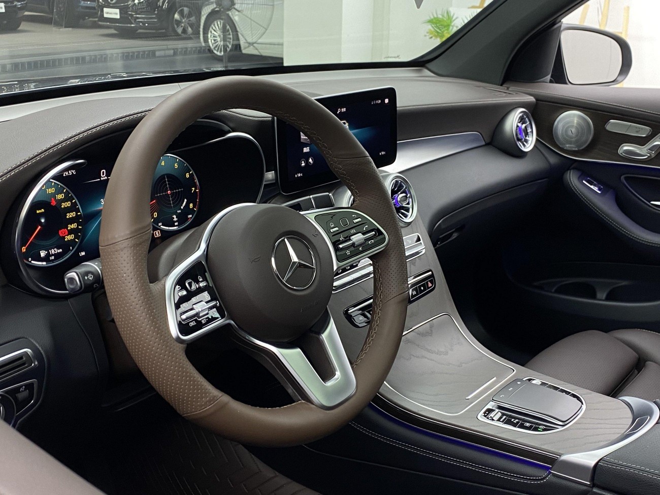 Mercedes-Benz GLC 260 L 2021
