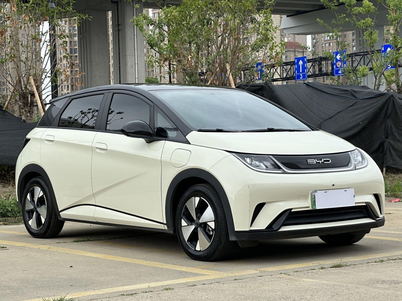 BYD Dolphin 2023
