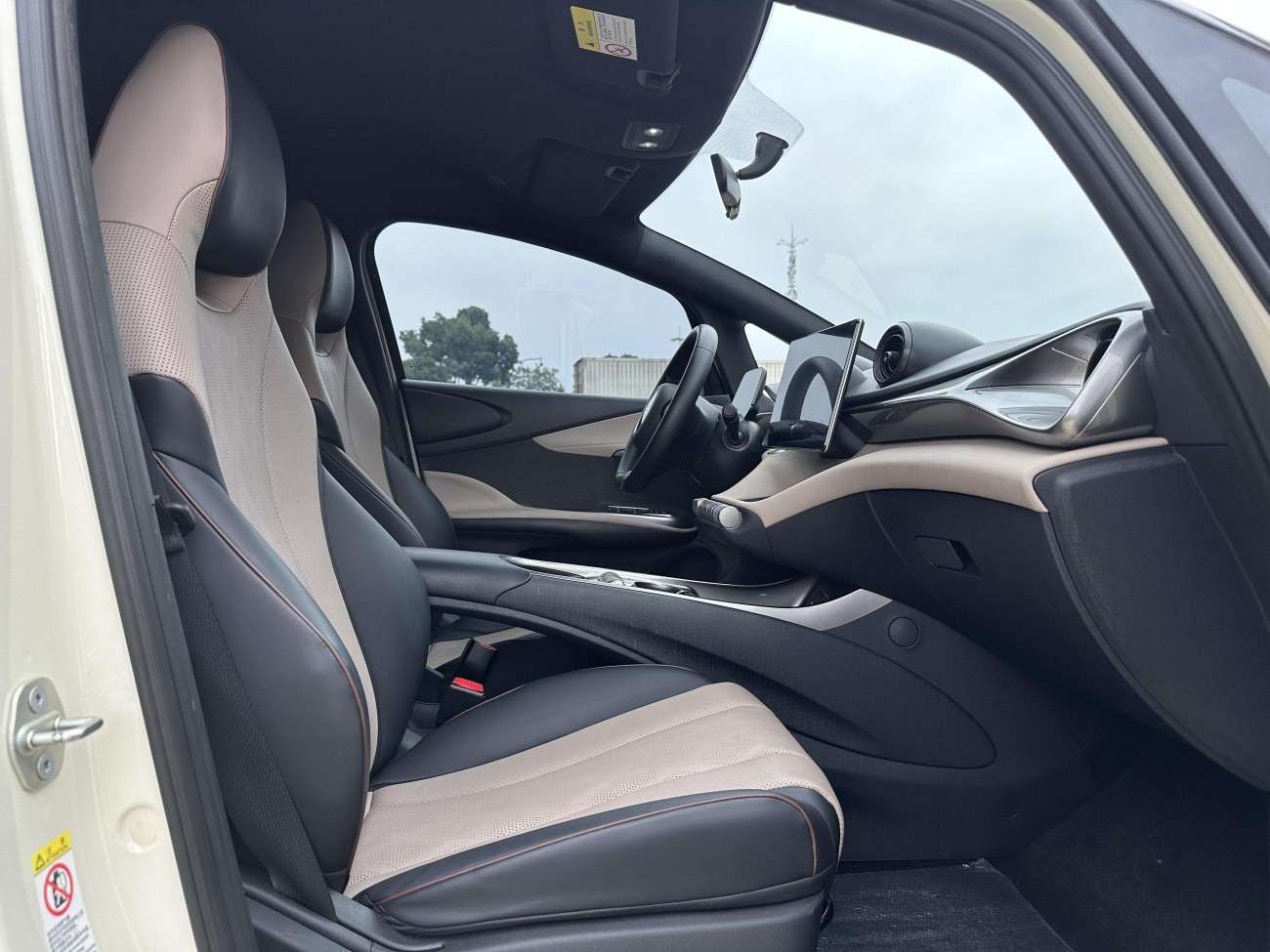 BYD Dolphin 2023