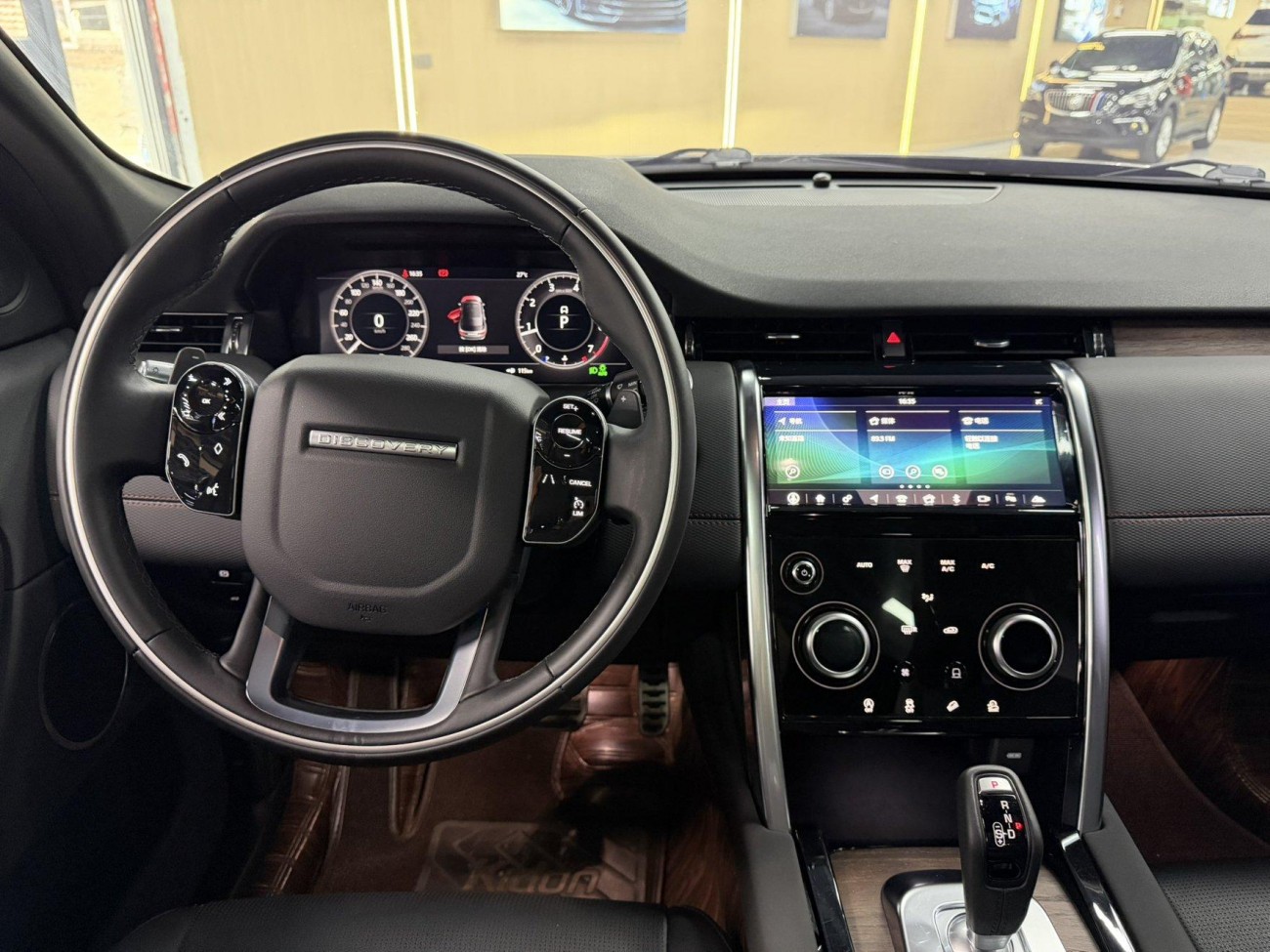 Land Rover Discovery Sport 2021