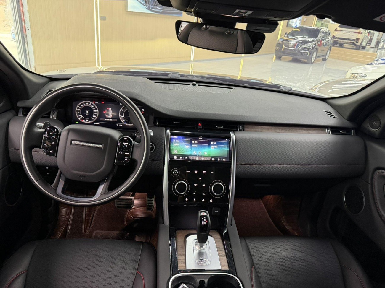 Land Rover Discovery Sport 2021