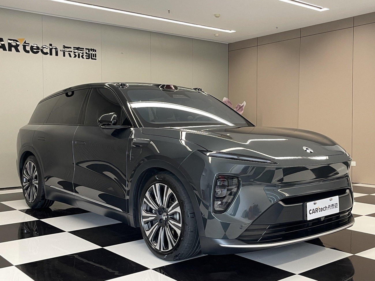 NIO ES8 2023