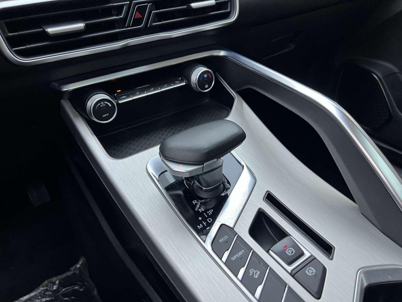 Geely Coolray 2021