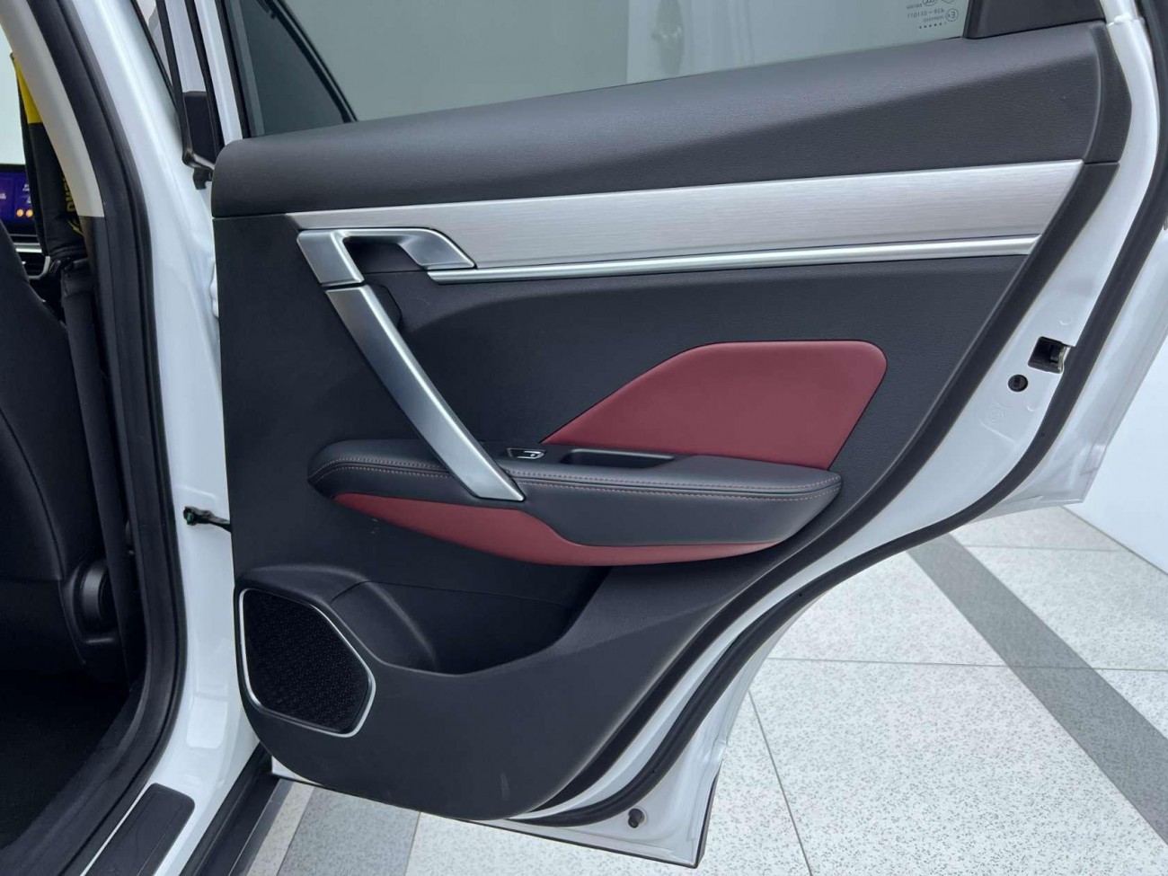 Geely Coolray 2021