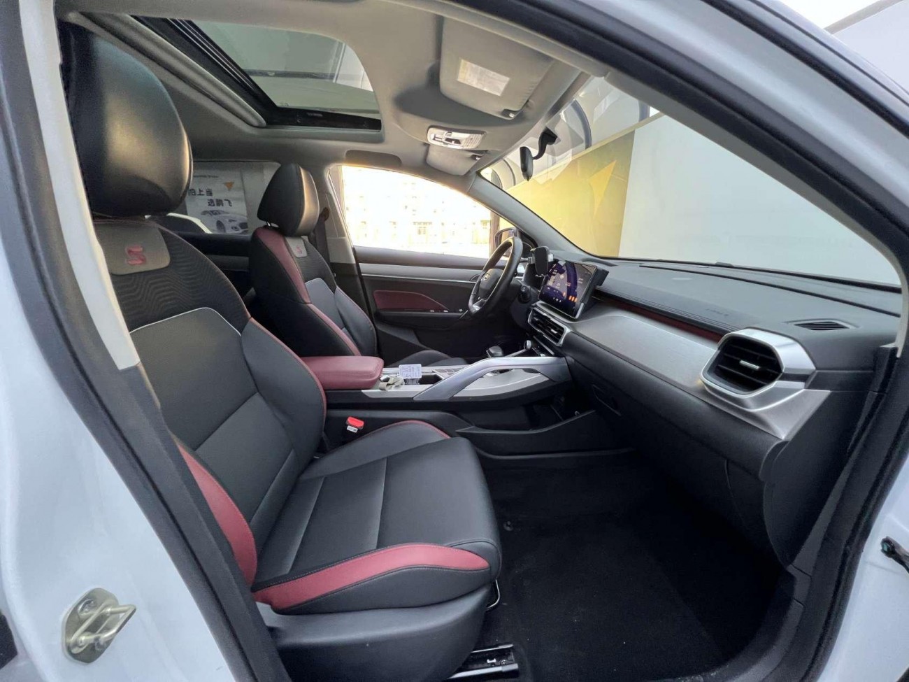Geely Coolray 2021