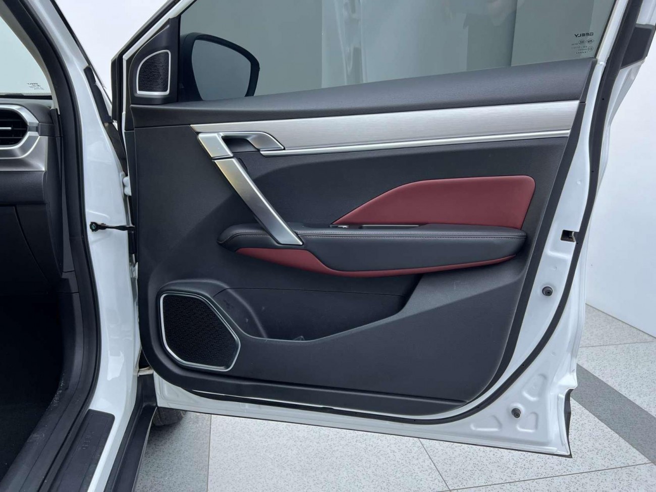 Geely Coolray 2021