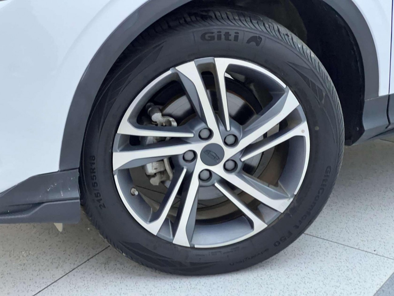Geely Coolray 2021