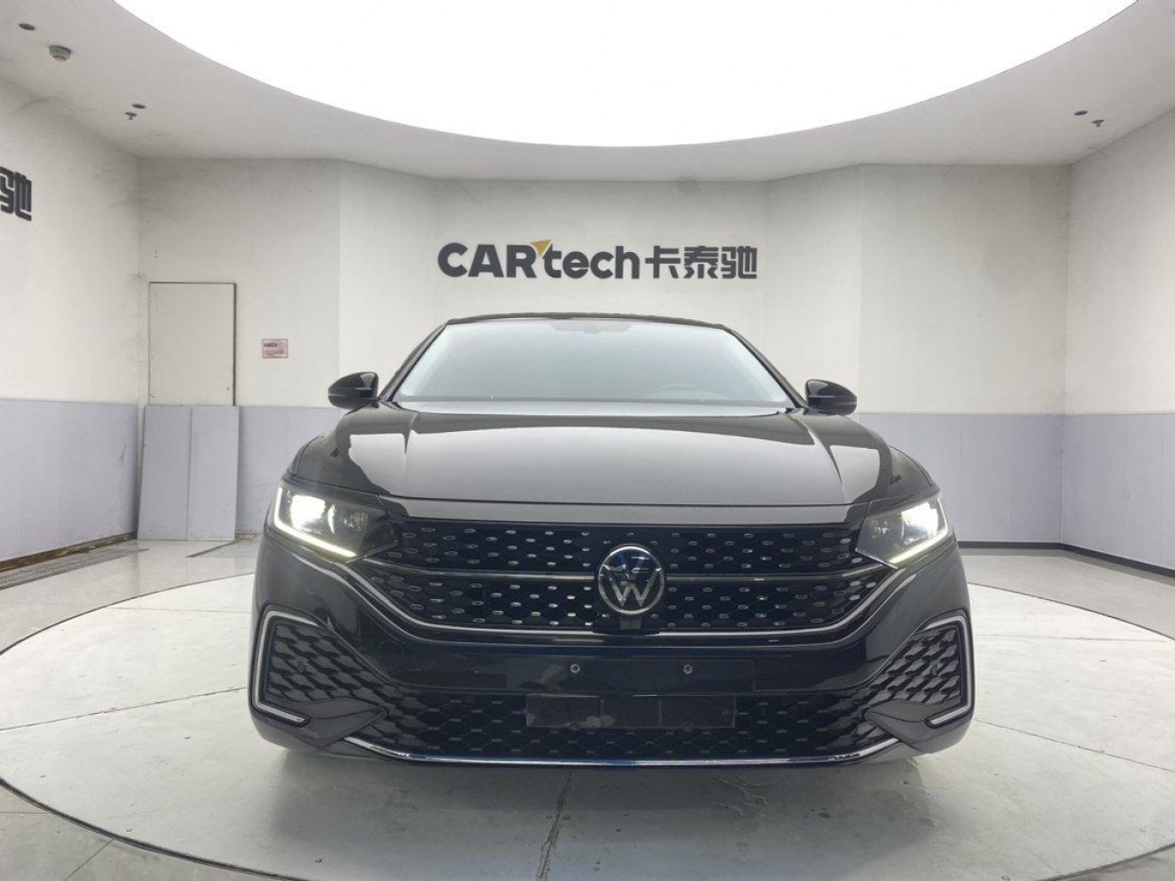 Volkswagen Passat 2024