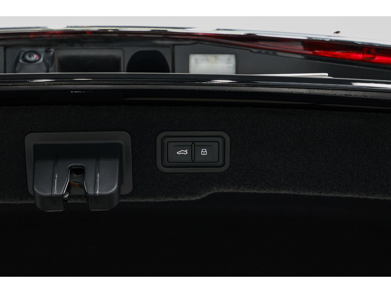 Audi A8L 2023