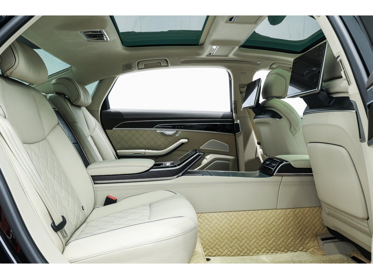 Audi A8L 2023