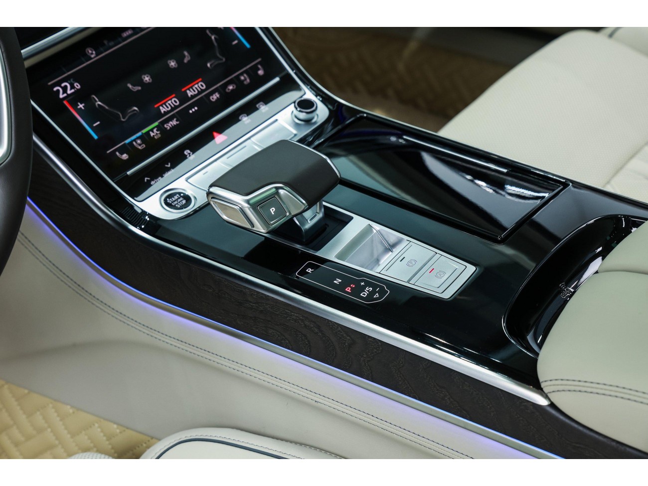 Audi A8L 2023