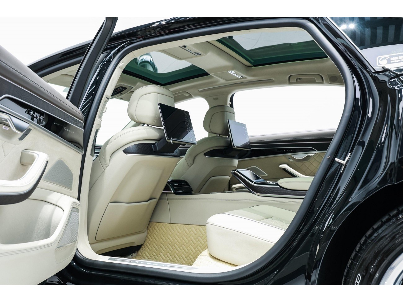 Audi A8L 2023