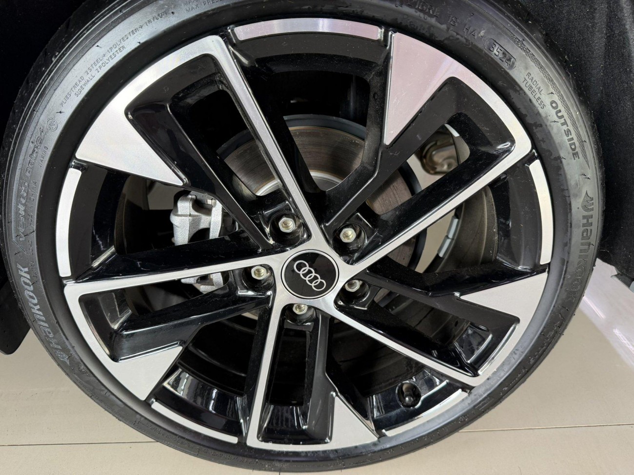 Audi Flying Spur 2025