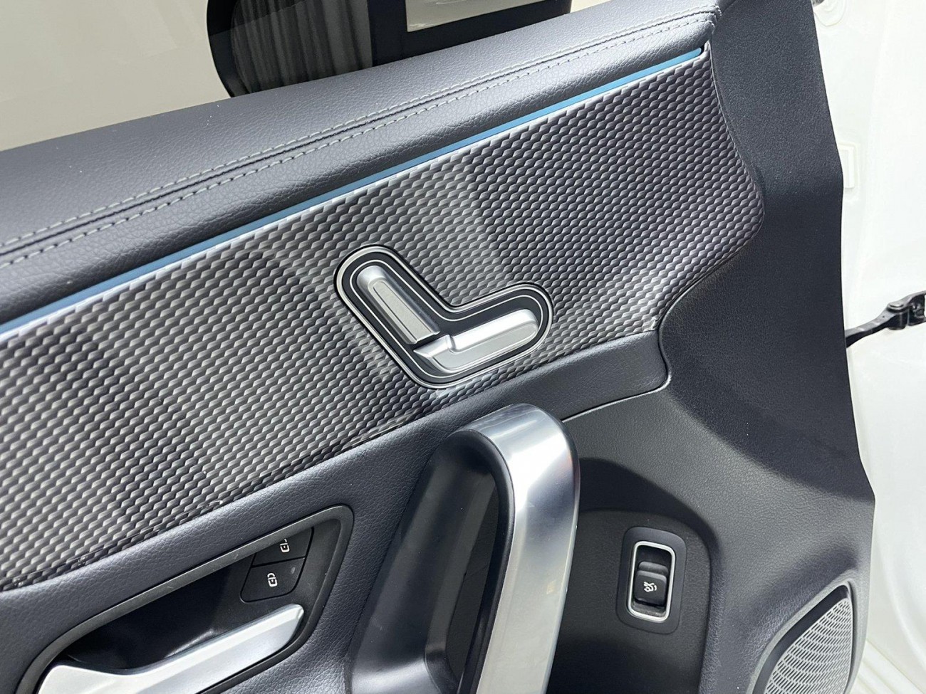 Mercedes-Benz A 200 L 2023