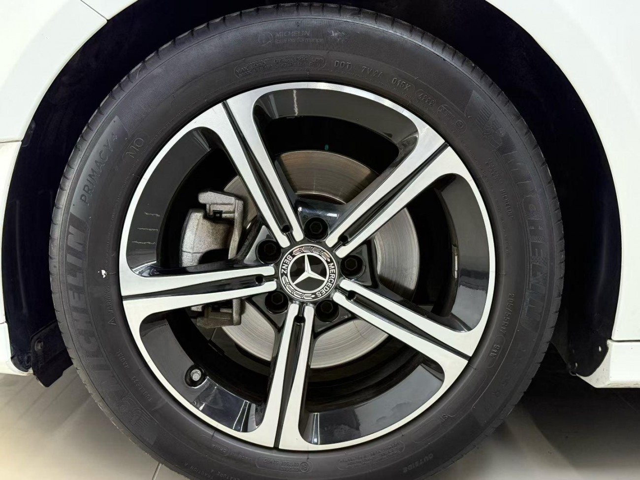 Mercedes-Benz A 200 L 2023