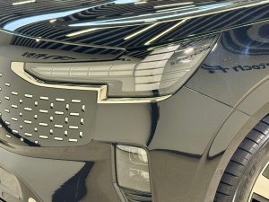 Volvo EM90 2025