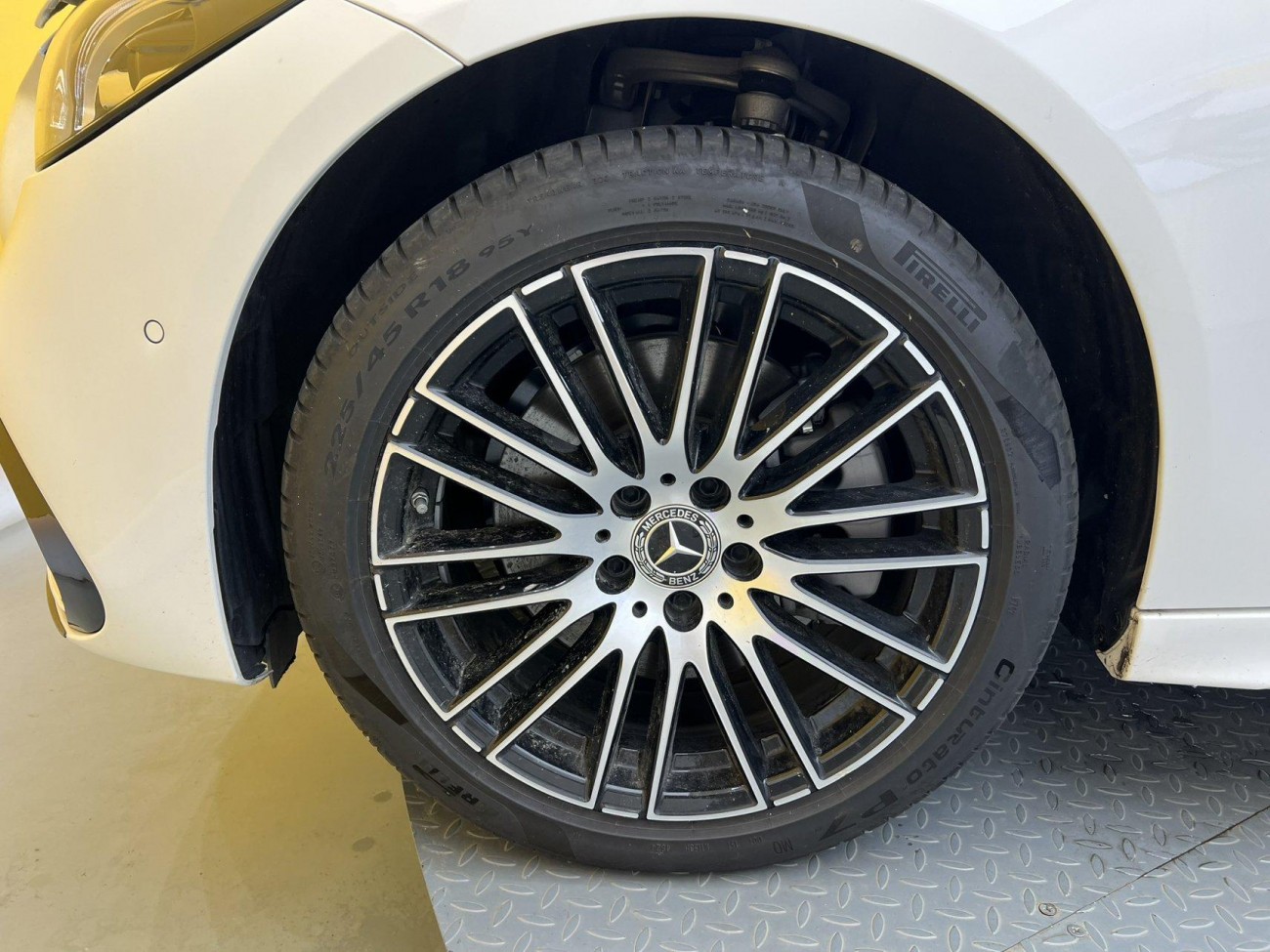 Mercedes-Benz C 260 L 2025
