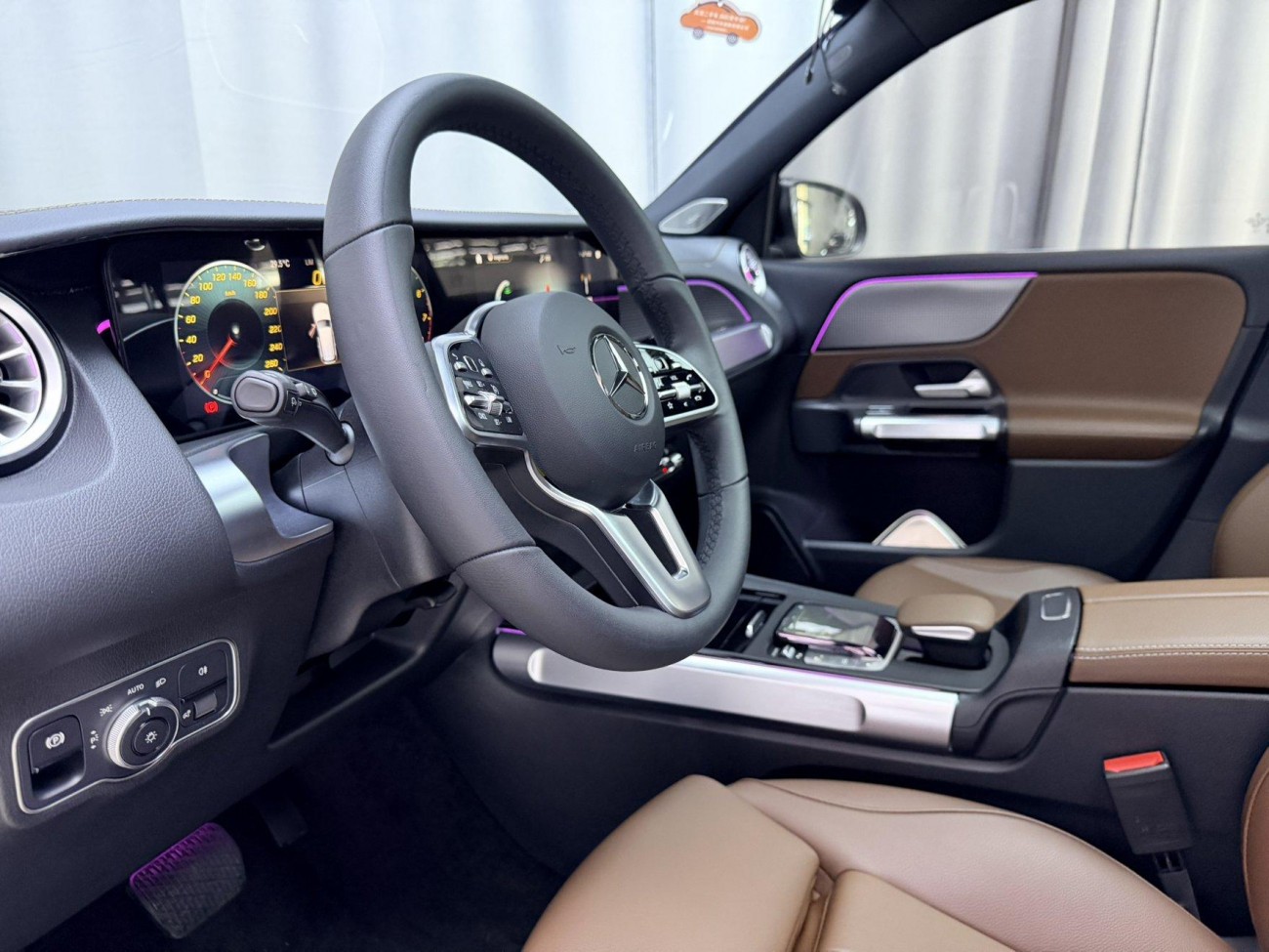 Mercedes-Benz GLB 2023