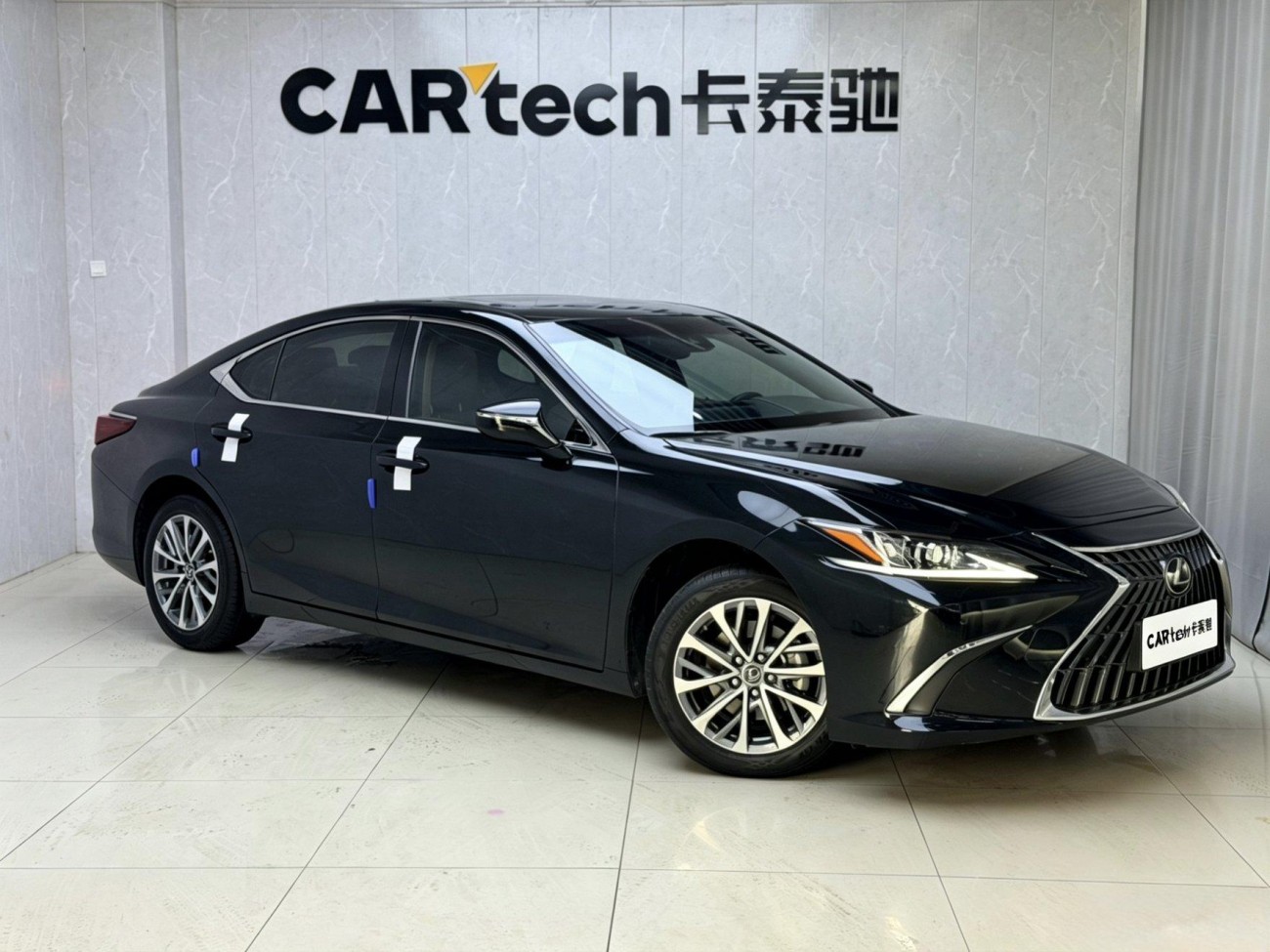 Lexus ES 200 2023