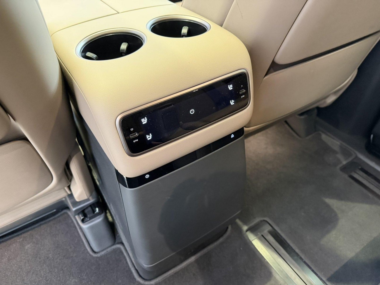 Li Auto MEGA 2025