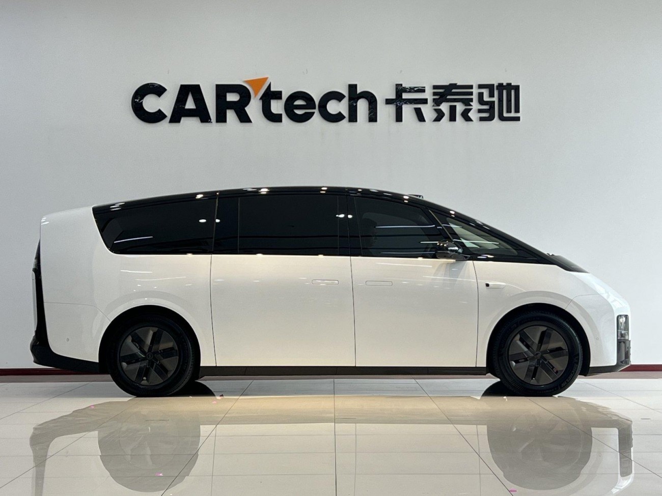 Li Auto MEGA 2025