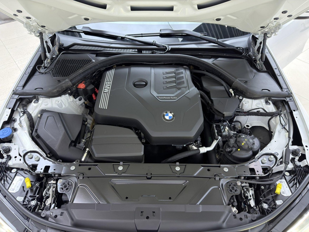 BMW 325Li 2025