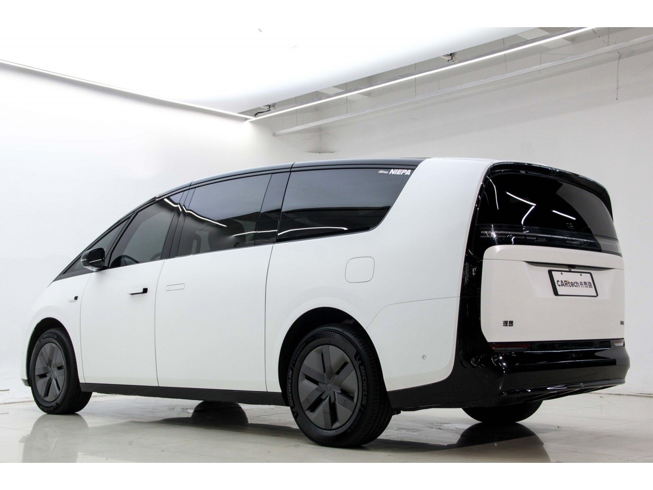 Li Auto MEGA 2025