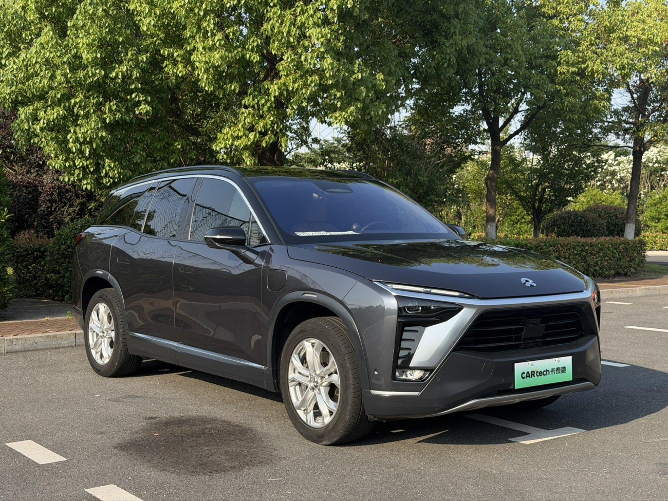 NIO ES8 2021
