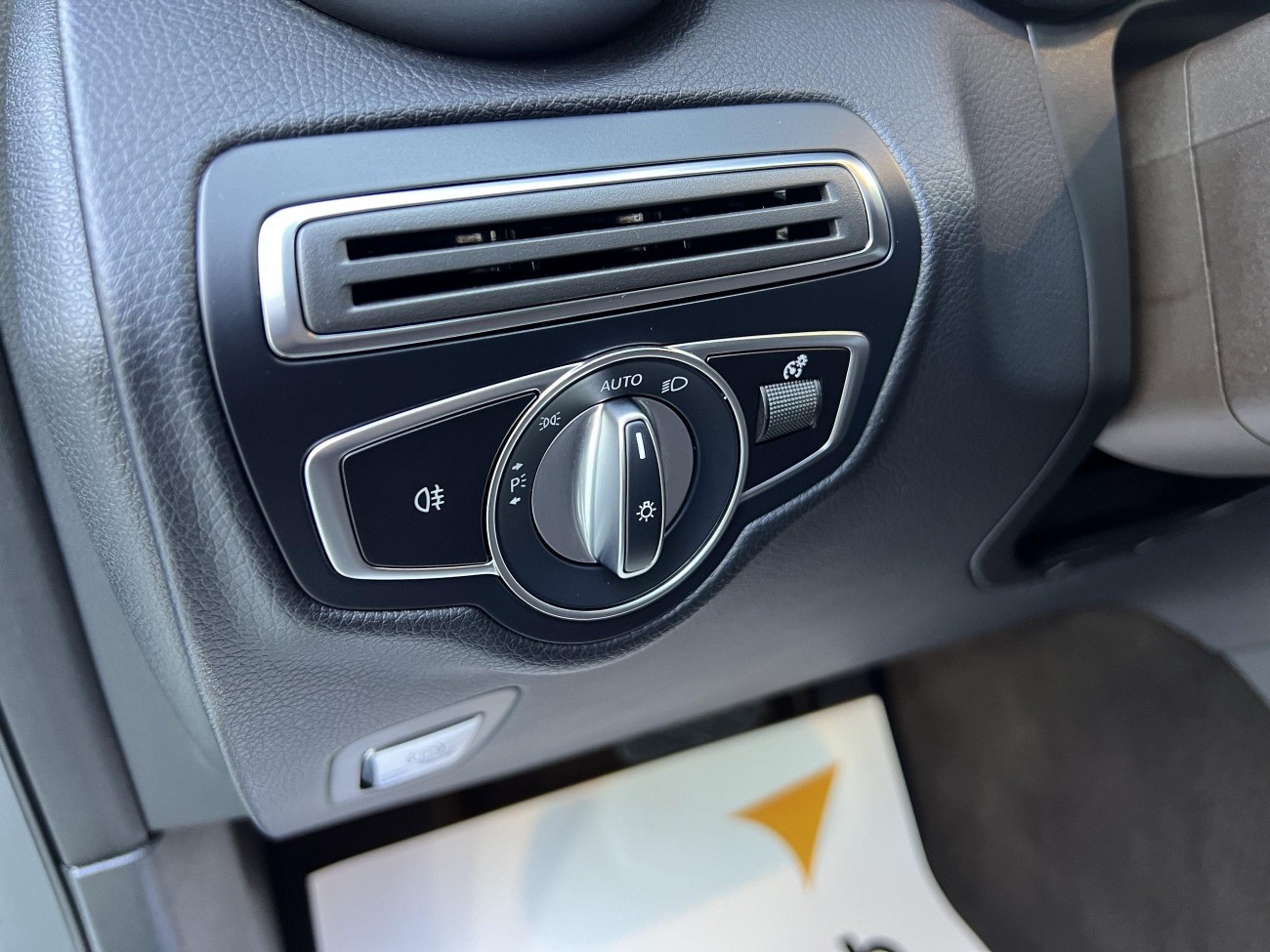 Mercedes-Benz GLC 260 L 2023