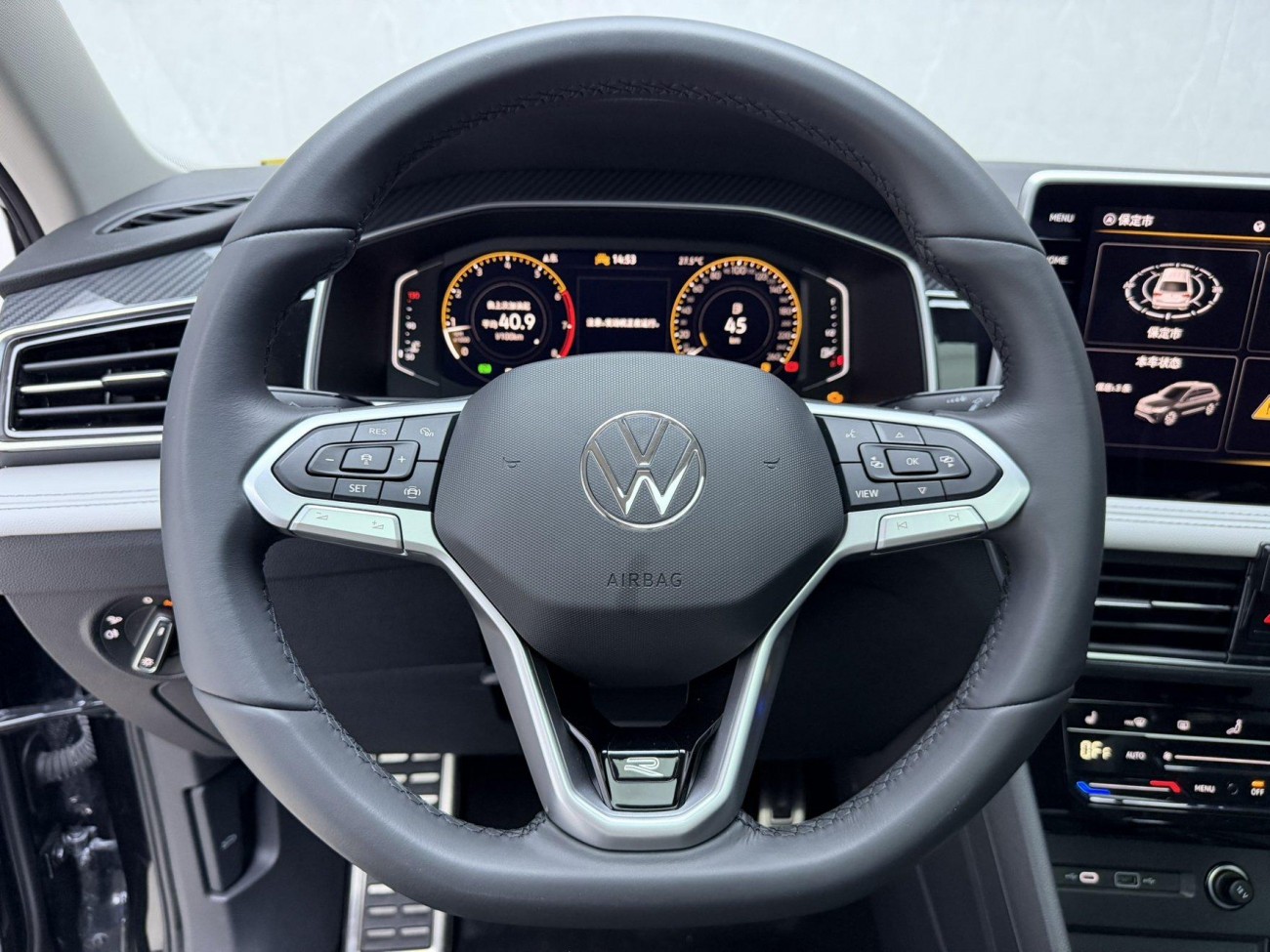 Volkswagen Tiguan L 2024