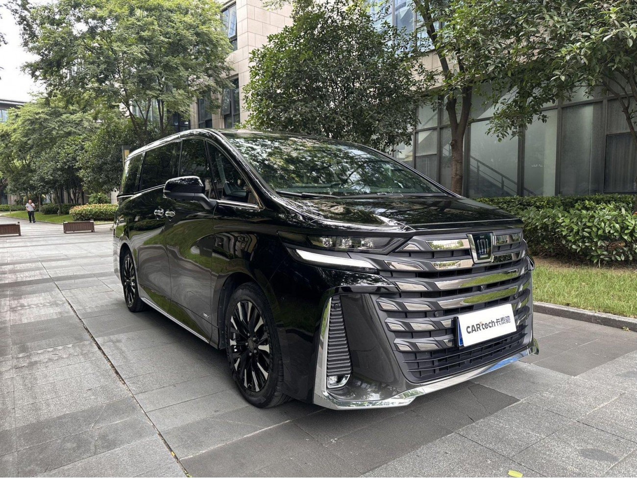 Toyota Vellfire 2024