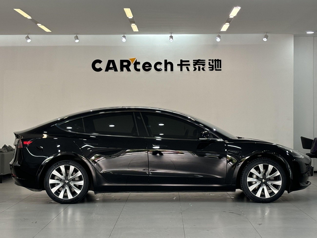 Tesla Model 3 2020