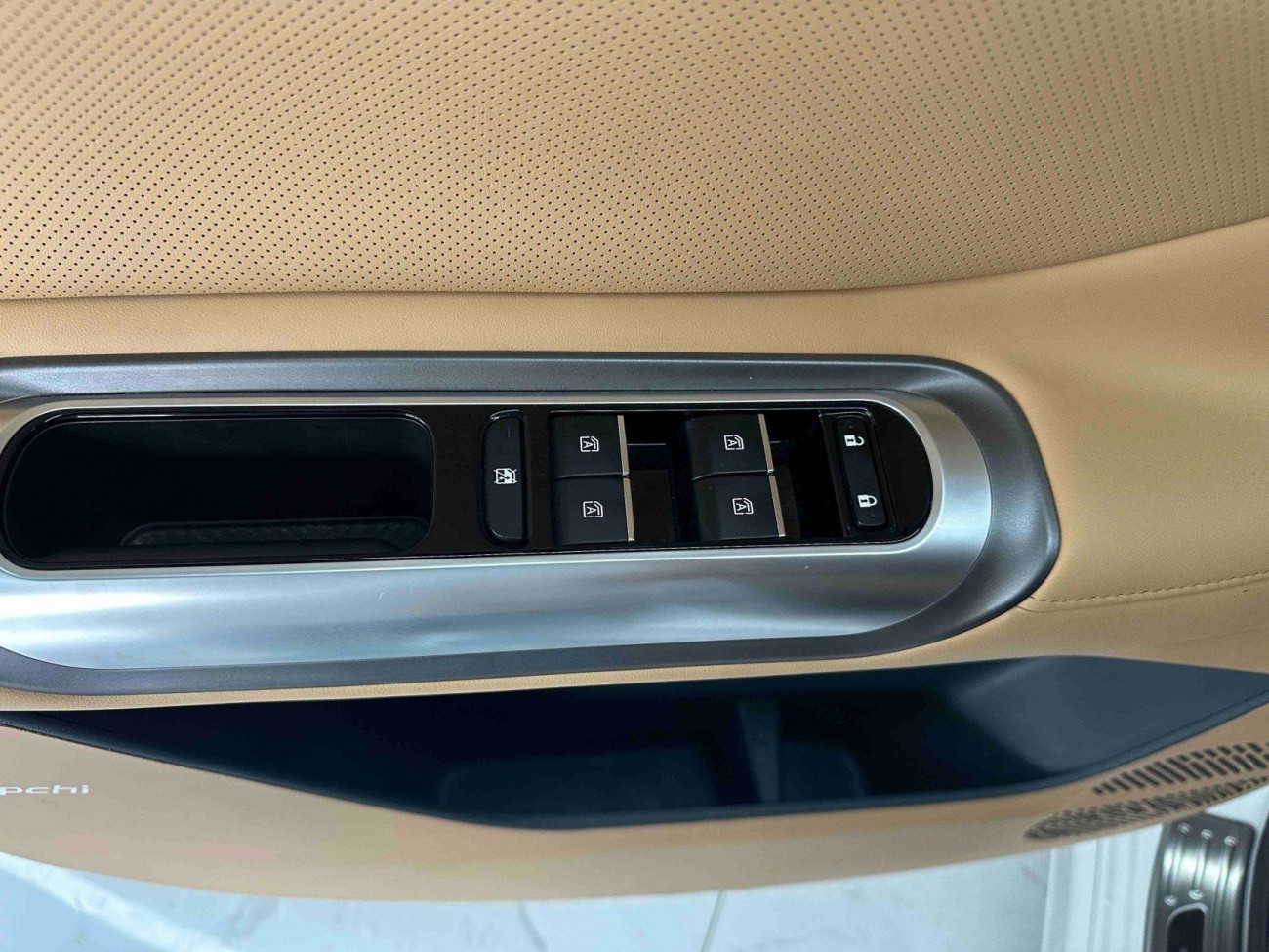 Trumpchi E8 2024