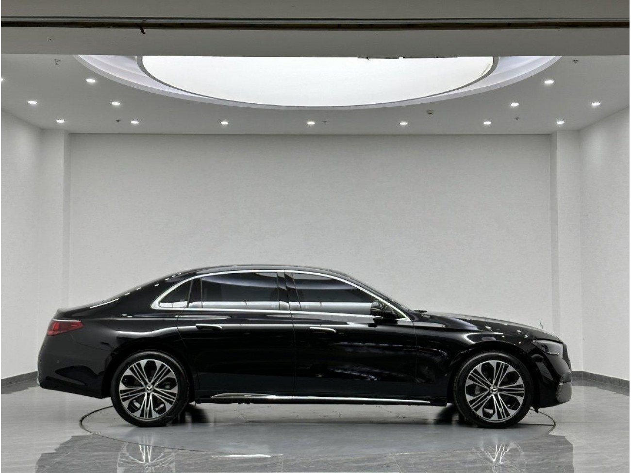 Mercedes-Benz E 300 L 2026