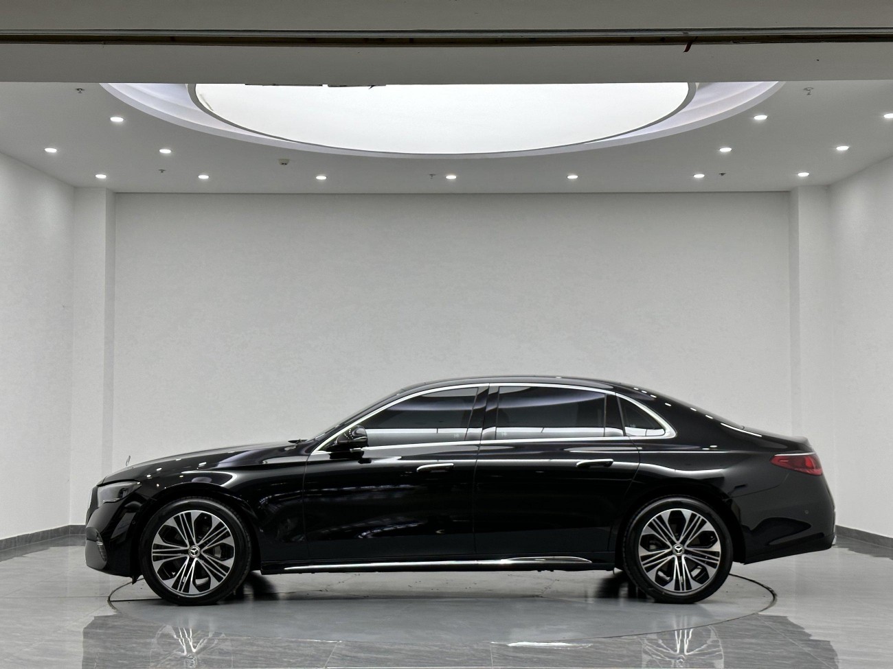 Mercedes-Benz E 300 L 2026