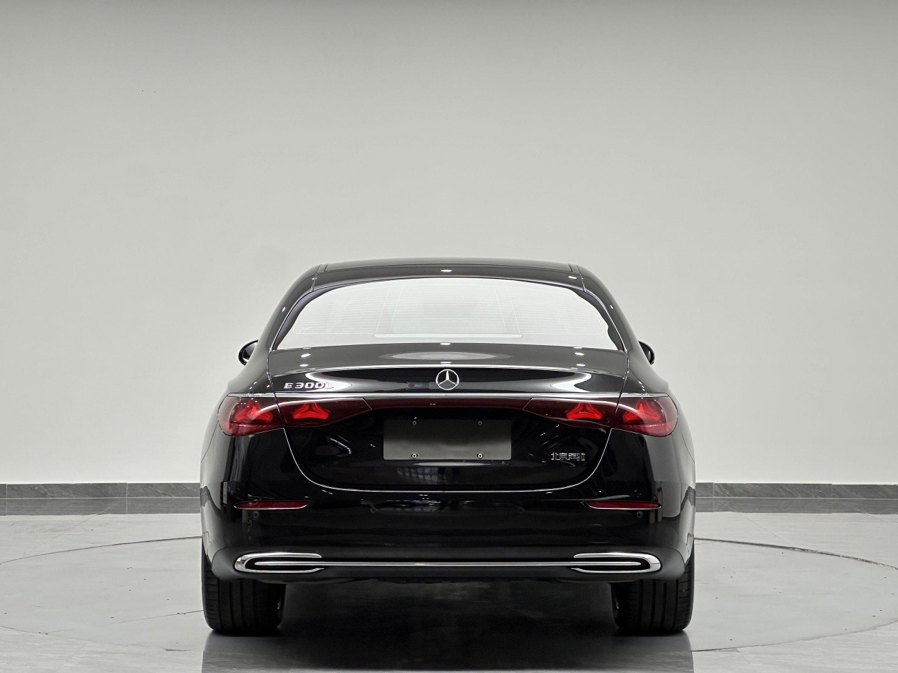 Mercedes-Benz E 300 L 2026